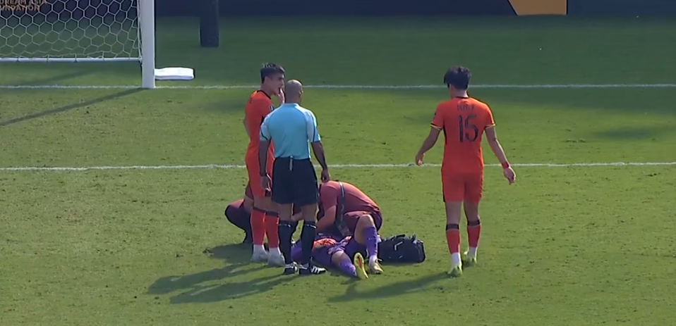 虚惊一场！李昊受伤倒地，队医入场治疗，对手爆射击中横梁