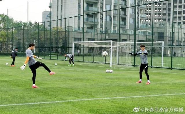 开云APp-广州队热身2比2亚泰 阿兰回归首球埃里克破门